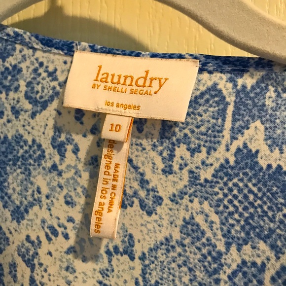 Easy breezy summer blouse, blue snake print in perfect condition. - Picture 2 of 5